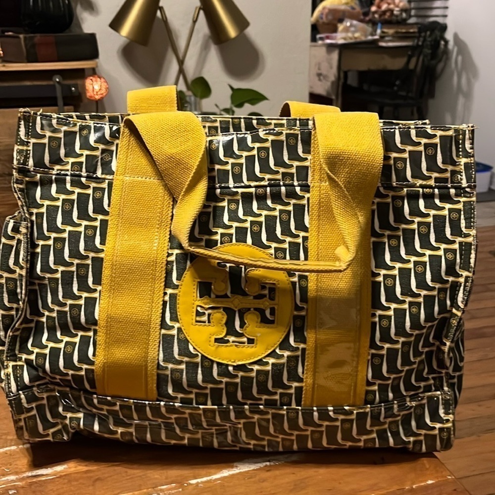 Tory Burch ☔️ RainBoot Tote - Picture 2 of 13